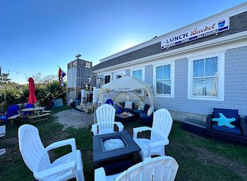 rhode-island/block-island/bar/the-lunch-bucket-block-island