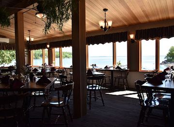 maine/acadia-national-park/bar/the-chart-room
