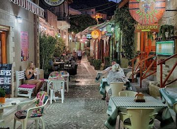 cyprus/pissouri/bar/the-moonlight-tavern-antonis-marios