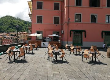 italy/garfagnana/bar/grind-house