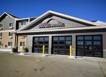 Bridges Bar & Grill