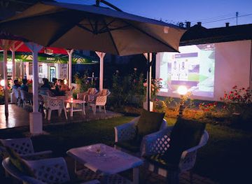 bosnia-and-herzegovina/zenica-doboj-canton/bar/cafe-moon