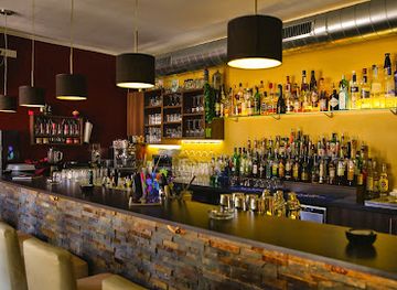 austria/vienna/donaustadt/bar/fredi-s-bar