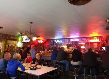 wisconsin/great-river-road/bar/spring-lake-inn
