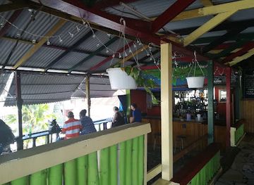 jamaica/port-antonio-area/bar/jamaica-breeze-bar-restaurant