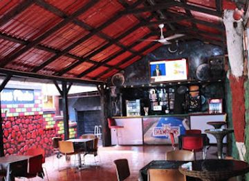 haiti/port-au-prince/petion-ville/bar/champion-piscine