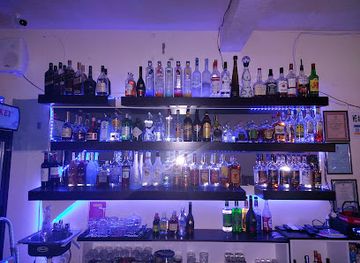 turks-and-caicos-islands/west-caicos/bar/snake-hill-bar-lounge