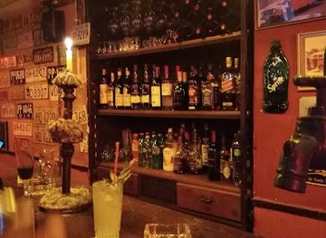 bolivia/yungas/bar/la-choperia-antique-pub
