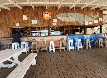 Pintos Beach Bar