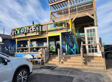 north-carolina/outer-banks/bar/art-s-place