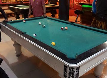 ecuador/highland-valleys/bar/hakuna-ma-vodka-bar-billar