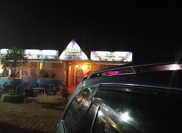 tanzania/southern-highlands/bar/giraffe-bar