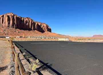 arizona/monument-valley/bar/goulding-s-monument-valley-oljato-regional-airport