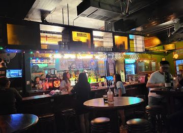 indonesia/jakarta/west-jakarta/bar/double-doors