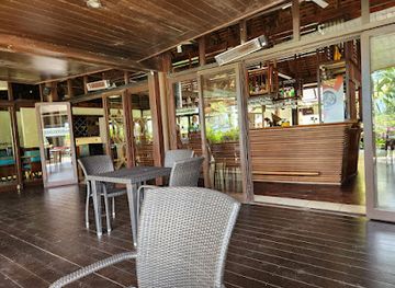 new-caledonia/ile-des-pins/bar/longitude-167-bar