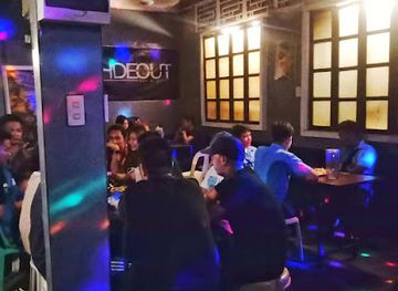 philippines/bicol-region/bar/hideout-bar-and-grill
