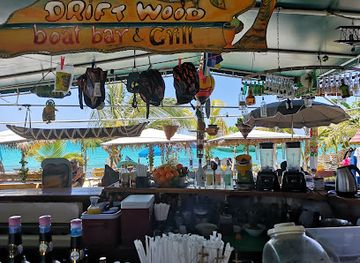 sint-maarten/belair/bar/driftwood-boat-bar