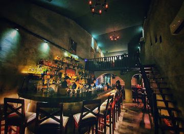 vietnam/northeast/bar/the-iron-bank-cocktail-vault