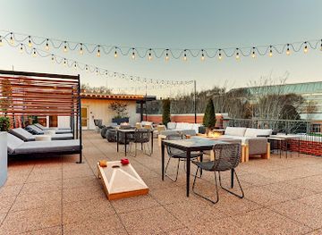 tennessee/sequatchie-valley/bar/high-rail-rooftop-bar-space