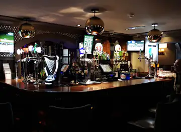 Hagan's Bar & Bar Bella
