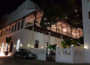 tanzania/stone-town/old-fort/bar/patamu-tatu