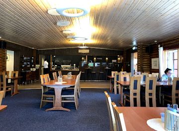 norway/senja-island/bar/senjastua