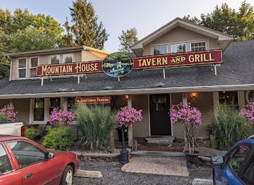 new-jersey/delaware-water-gap-national-recreation-area/bar/mountain-house-tavern-and-grill