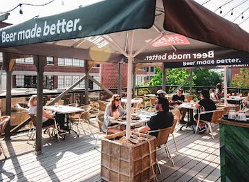 canada/central-canada/bar/black-sheep