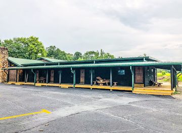 arkansas/crater-of-diamonds-state-park/bar/samantha-s-timber-inn