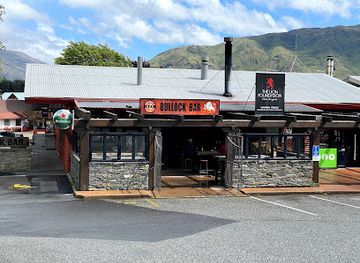 new-zealand/mount-aspiring-national-park/bar/wanaka-bullock-bar