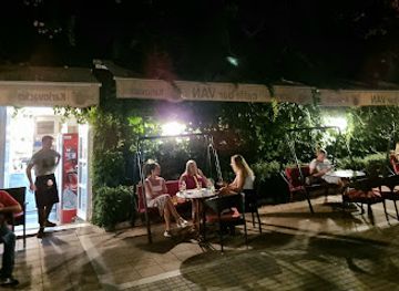 croatia/dubrovnik/lapad/bar/caffe-bar-van