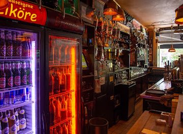 germany/berlin/kreuzberg/bar/destille-kreuzberg