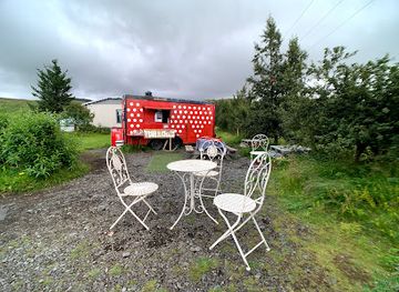 iceland/vatnajokull-national-park/bar/mia-s-country-van-local-fish-chips