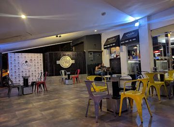 bolivia/santa-cruz-lowlands/bar/chaplin-show