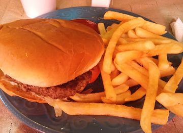 arkansas/crater-of-diamonds-state-park/bar/hornet-hut-llc