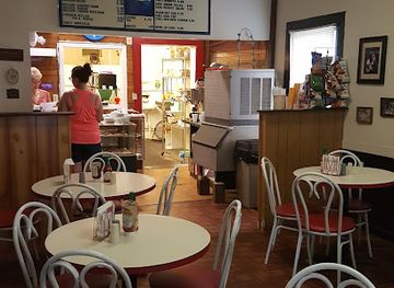 florida/apalachicola/bar/dolore-s-sweet-shoppe