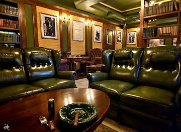 moldova/vatra/bar/churchill-s-whisky-bar