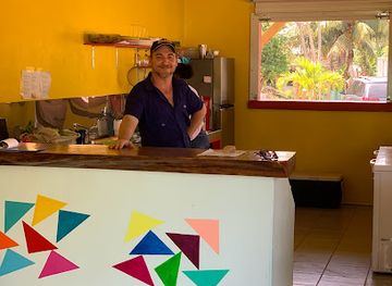 belize/hopkins/bar/funky-musick-cafe-minigolf