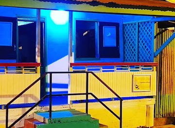 saint-lucia/gros-islet/bar/humble-bee