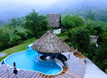 guatemala/semuc-champey/bar/zephyr-lodge