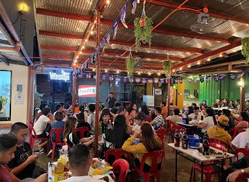 philippines/mt-apo/bar/alleyway