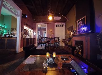 louisiana/chenier-plain/bar/potions-speakeasy