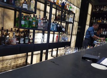 spain/madrid-community/bar/glass-bar