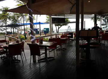 Rattle n Hum Palm Cove