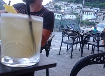 albania/berat/bar/elixir-cocktail-bar