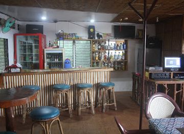 philippines/mimaropa/bar/rock-en-roll-bar
