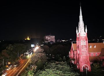 myanmar-burma/golden-rock/bar/the-teak-bar-at-pan-pacific-hotel