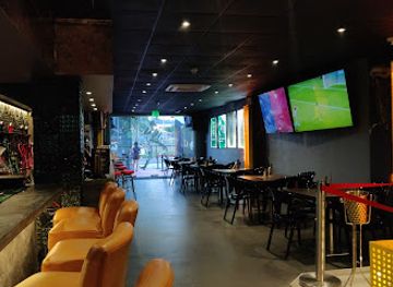 trinidad-and-tobago/st-george-west/bar/cross-bar-and-lounge