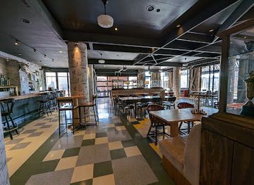 maryland/annapolis/bar/trophy-room