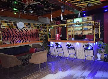 india/agra/sadar-bazaar/bar/dj-party-night-the-ramp-cafe